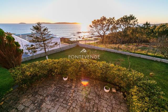 Casa-chalet en Venta en MOREIRA DA FORA - Lugar Montalvo - Noalla en Noalla