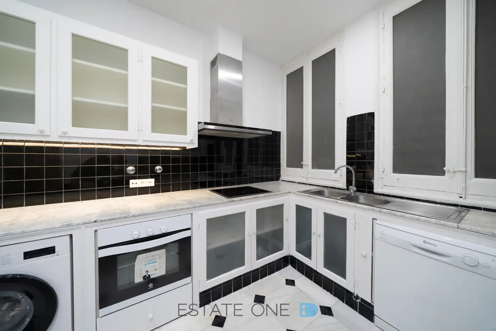 Ground floor for rent in Calle de Lope de Vega, Cortes - Huertas