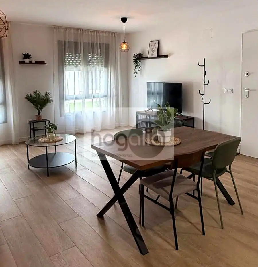 Sala de estar de Planta baja de alquiler en Sevilla con Aire acondicionado, Trastero y Piscina