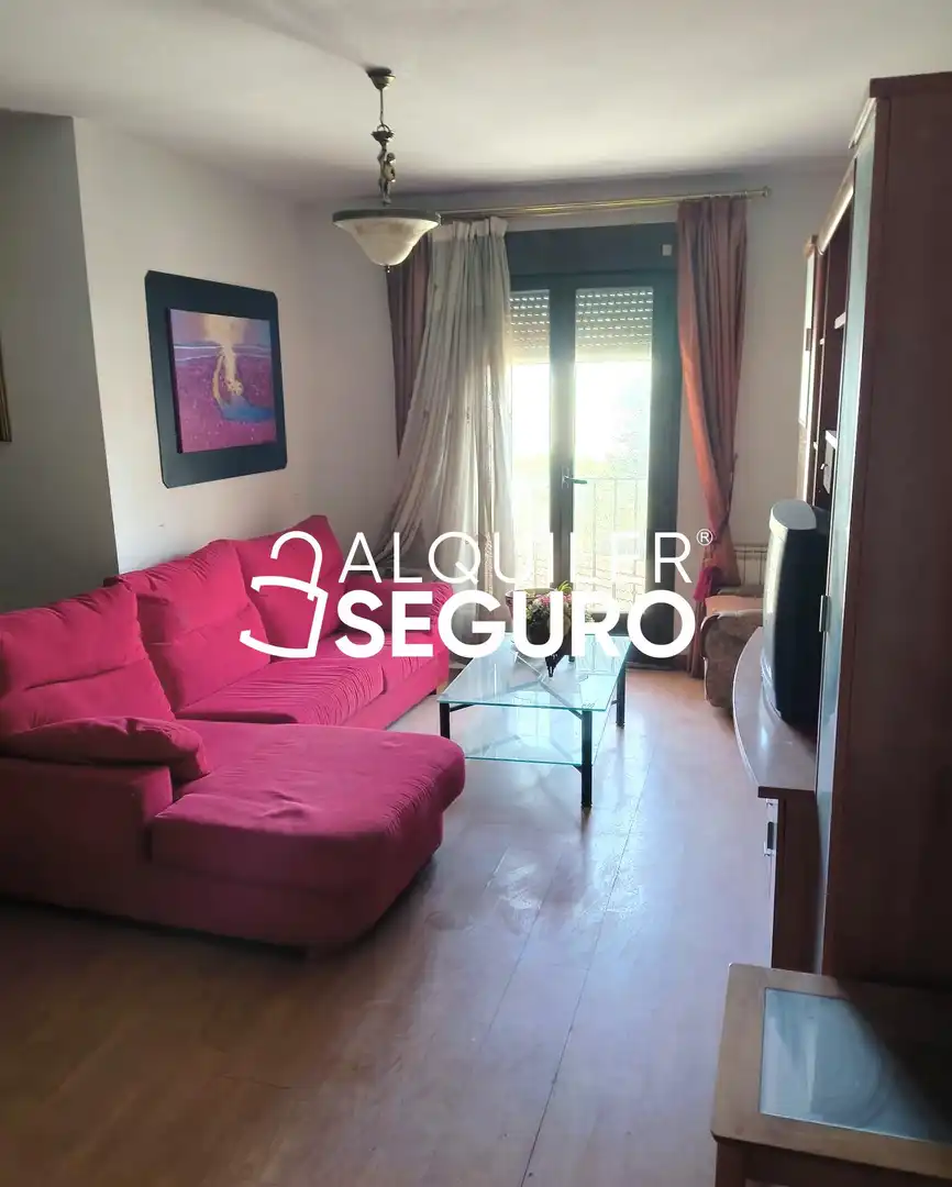 Sala de estar de Piso de alquiler en Ocaña con Calefacción, Piscina y Amueblado