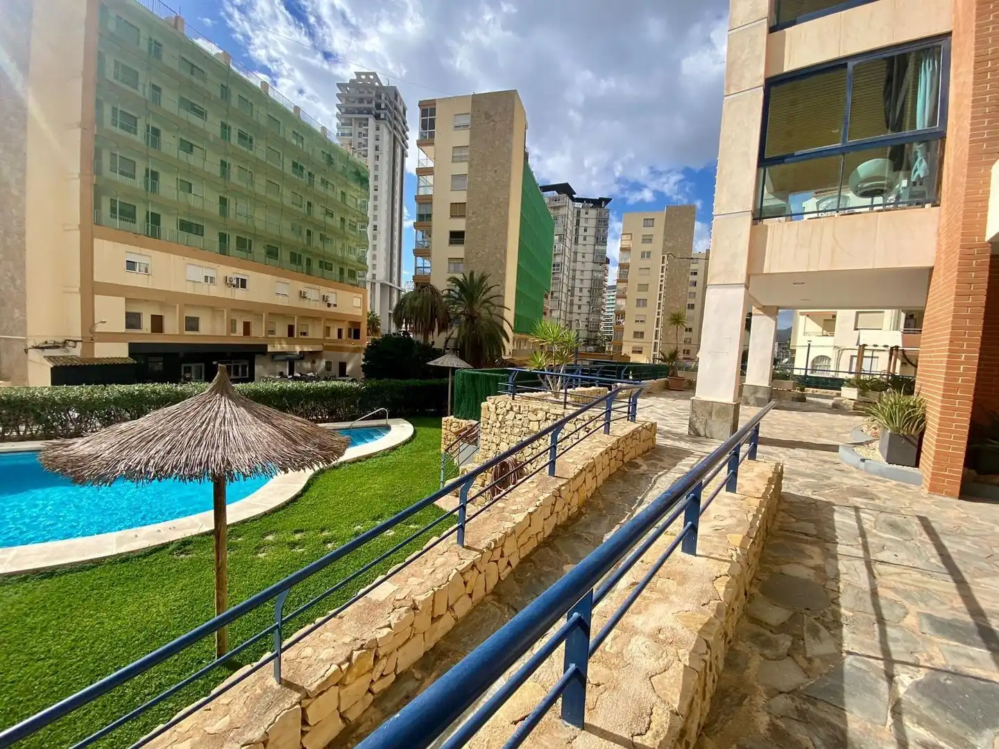 Vista exterior de Apartament en venda en Calpe / Calp amb Terrassa i Piscina comunitària