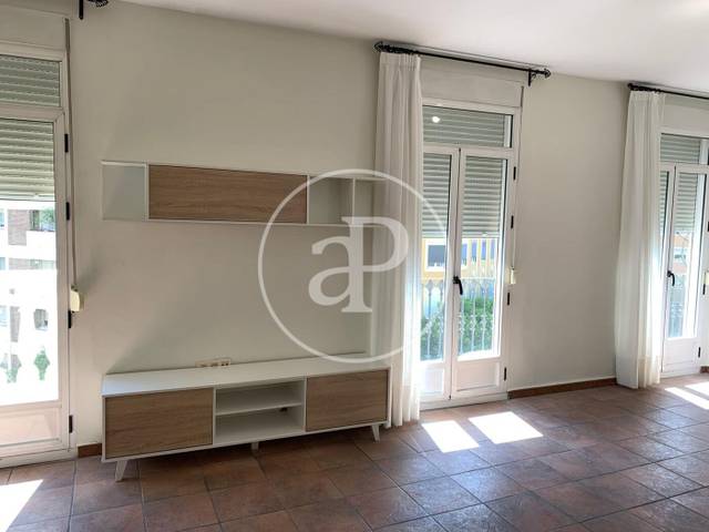 Piso en Alquiler en Carrer de Sant Vicent Mártir en La Creu Coberta