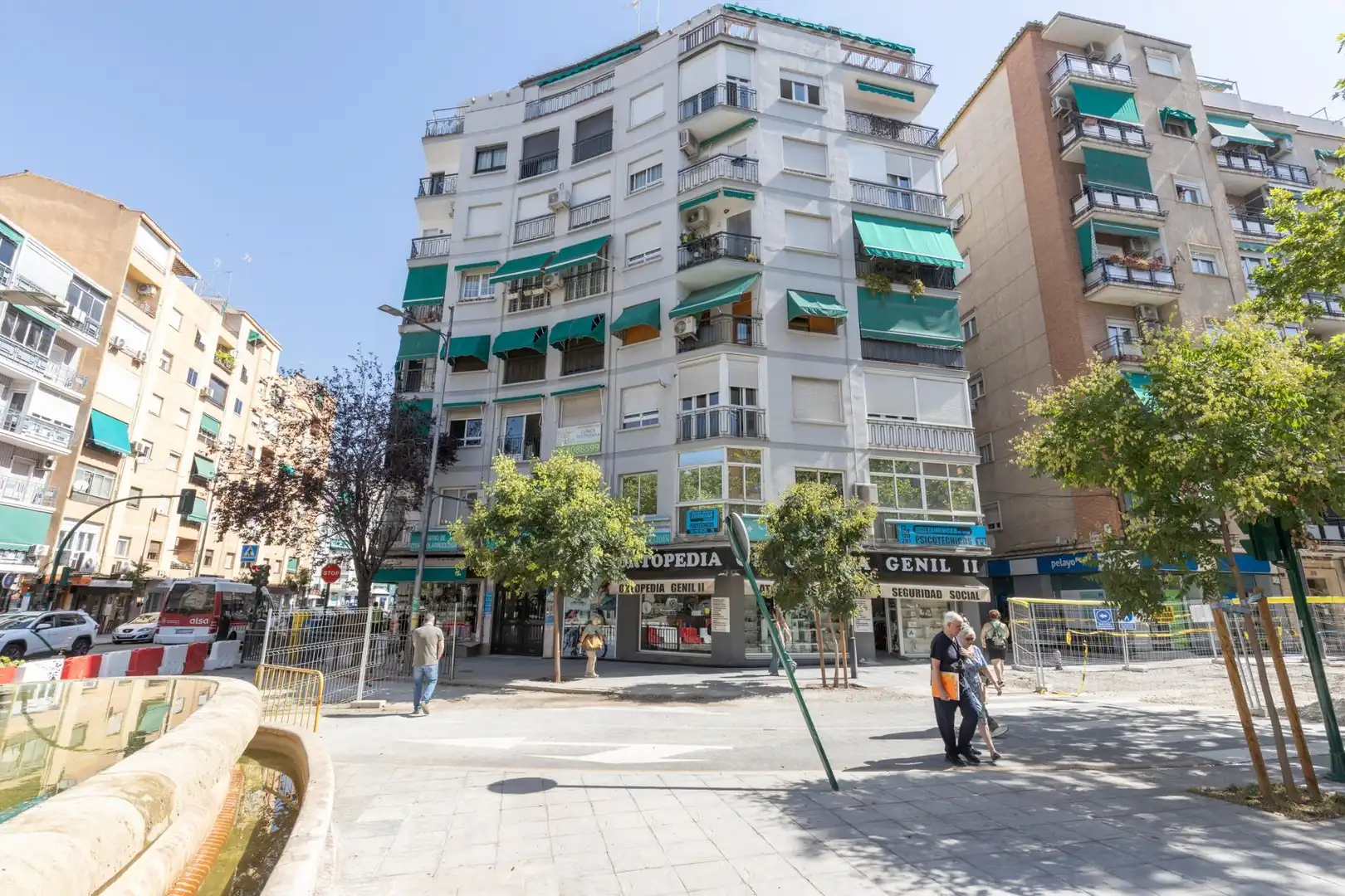 Außenansicht von Wohnung zum Verkauf in Granada mit Balkon