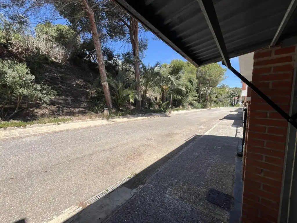 Vista exterior de Casa o xalet en venda en Orihuela amb Jardí privat, Terrassa i Traster