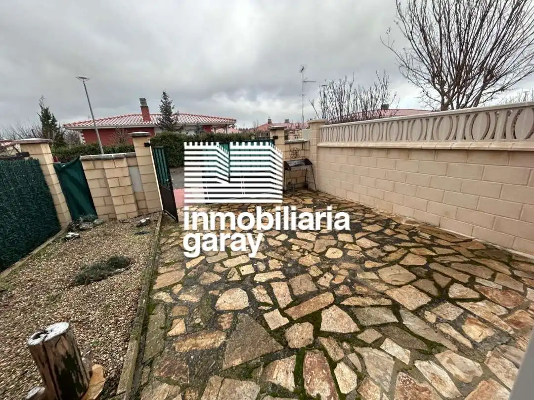 Jardín de Casa o chalet de alquiler en Medina de Pomar con Calefacción, Horno y Lavadora
