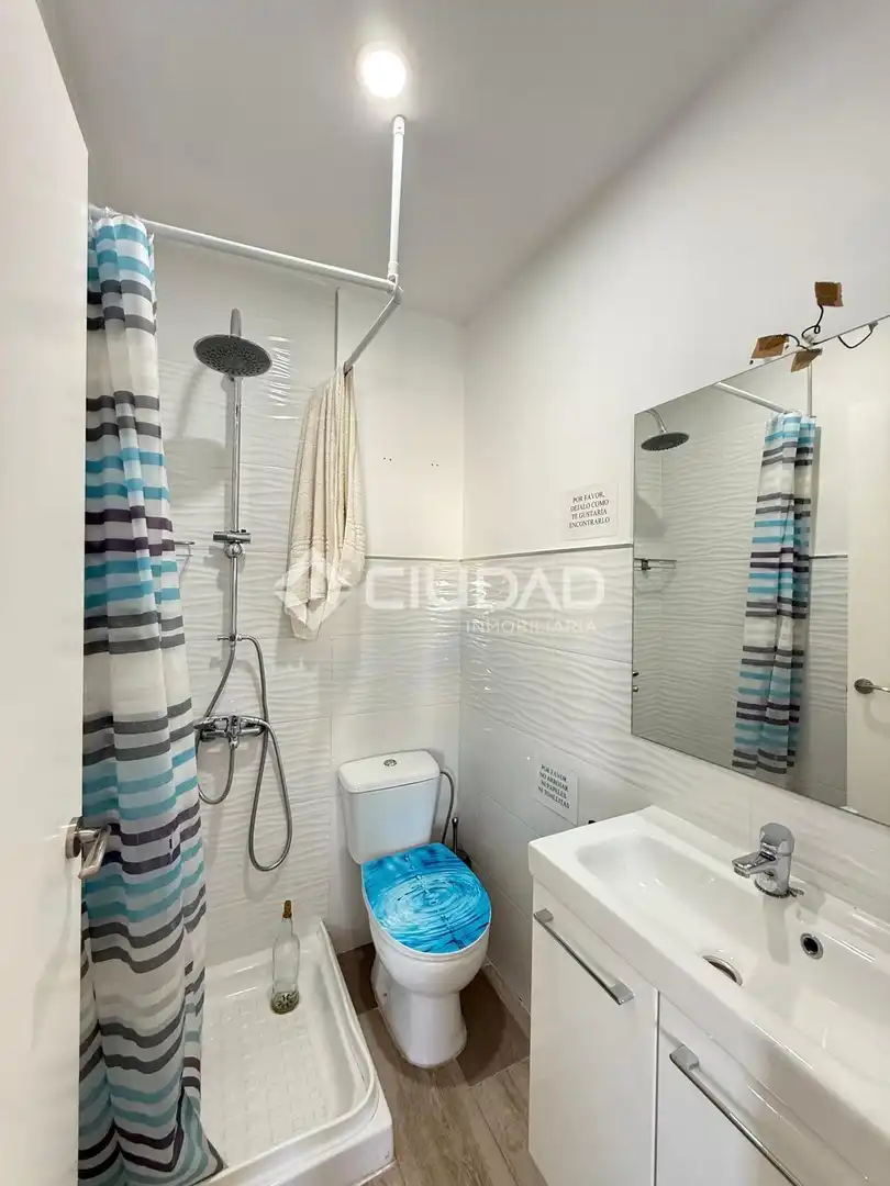 Baño de Ático en venta en Chipiona con Calefacción y Terraza