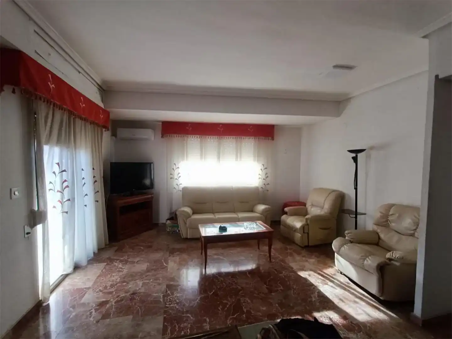 Living room of Flat for sale in Benaguasil  with Air Conditioner and Balcony