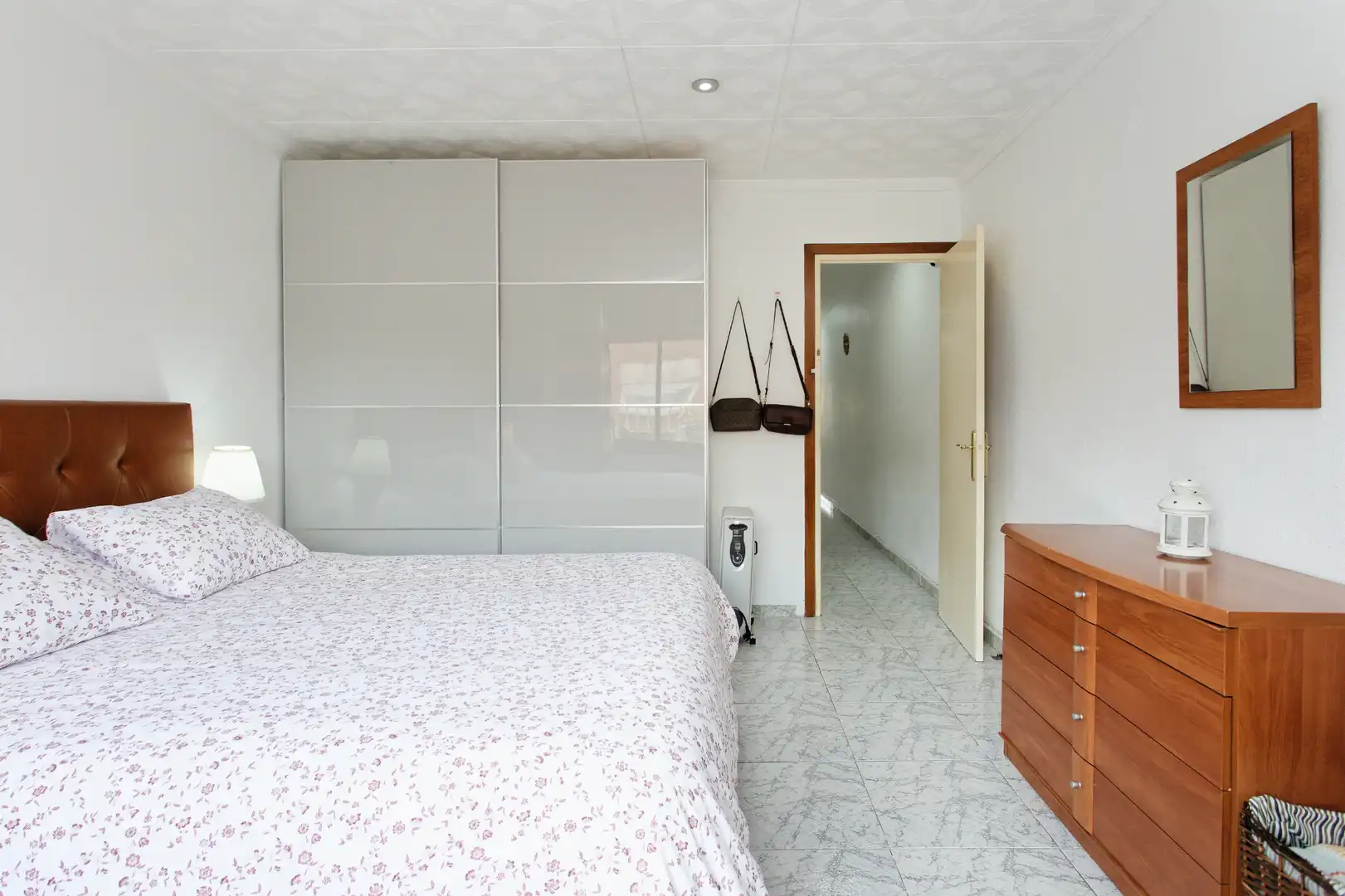 Bedroom of Flat for sale in Terrassa  with Air Conditioner and Balcony