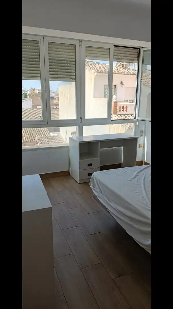 Schlafzimmer von Wohnung zur Miete in Granada mit Möbliert