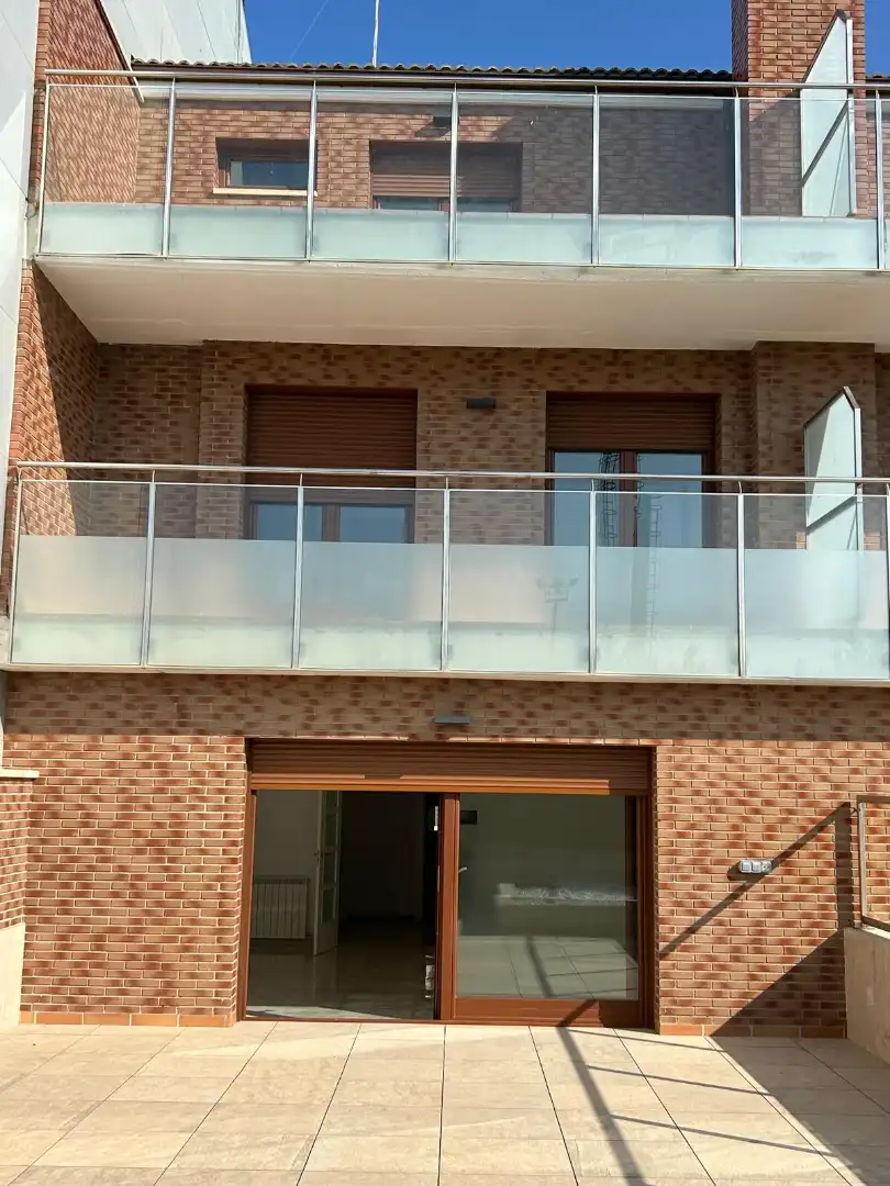 Casa adosada en venta en Carrer Alzinar, 24, Torrefarrera