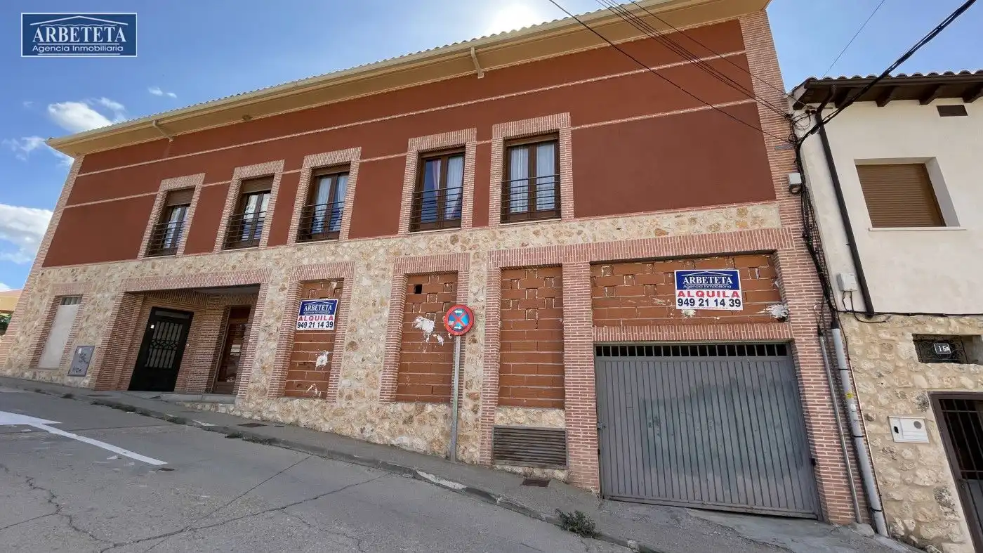 Vista exterior de Local de alquiler en Torija