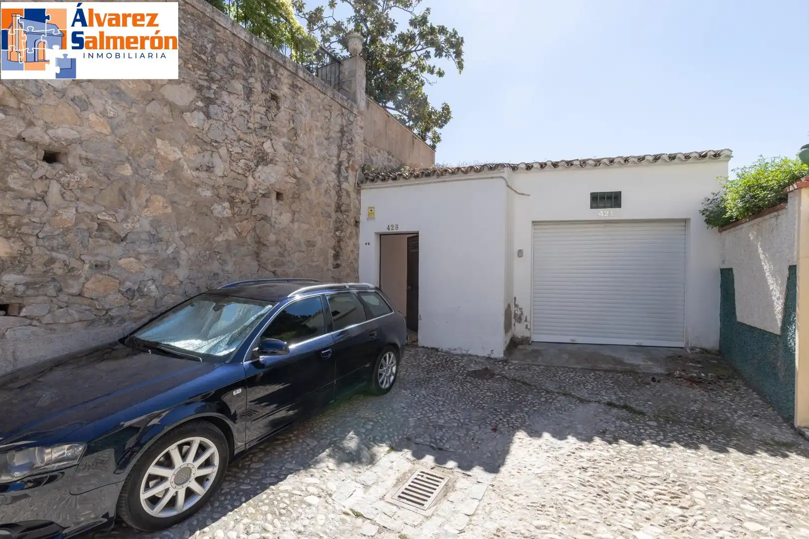 Vista exterior de Pis en venda en Granada amb Terrassa, Traster i Piscina comunitària