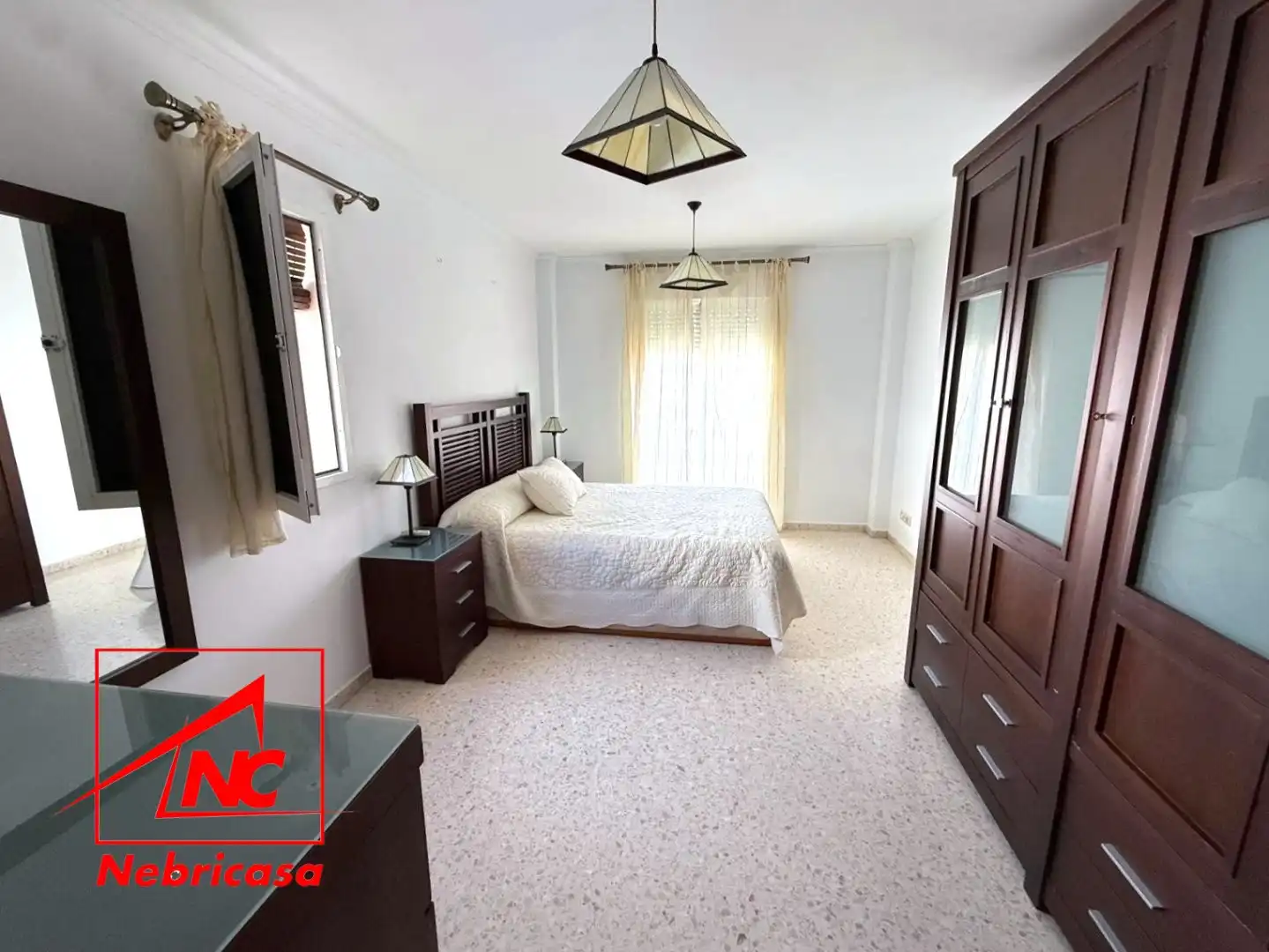 Dormitori de Casa o xalet en venda en Lebrija amb Aire condicionat i Jardí privat