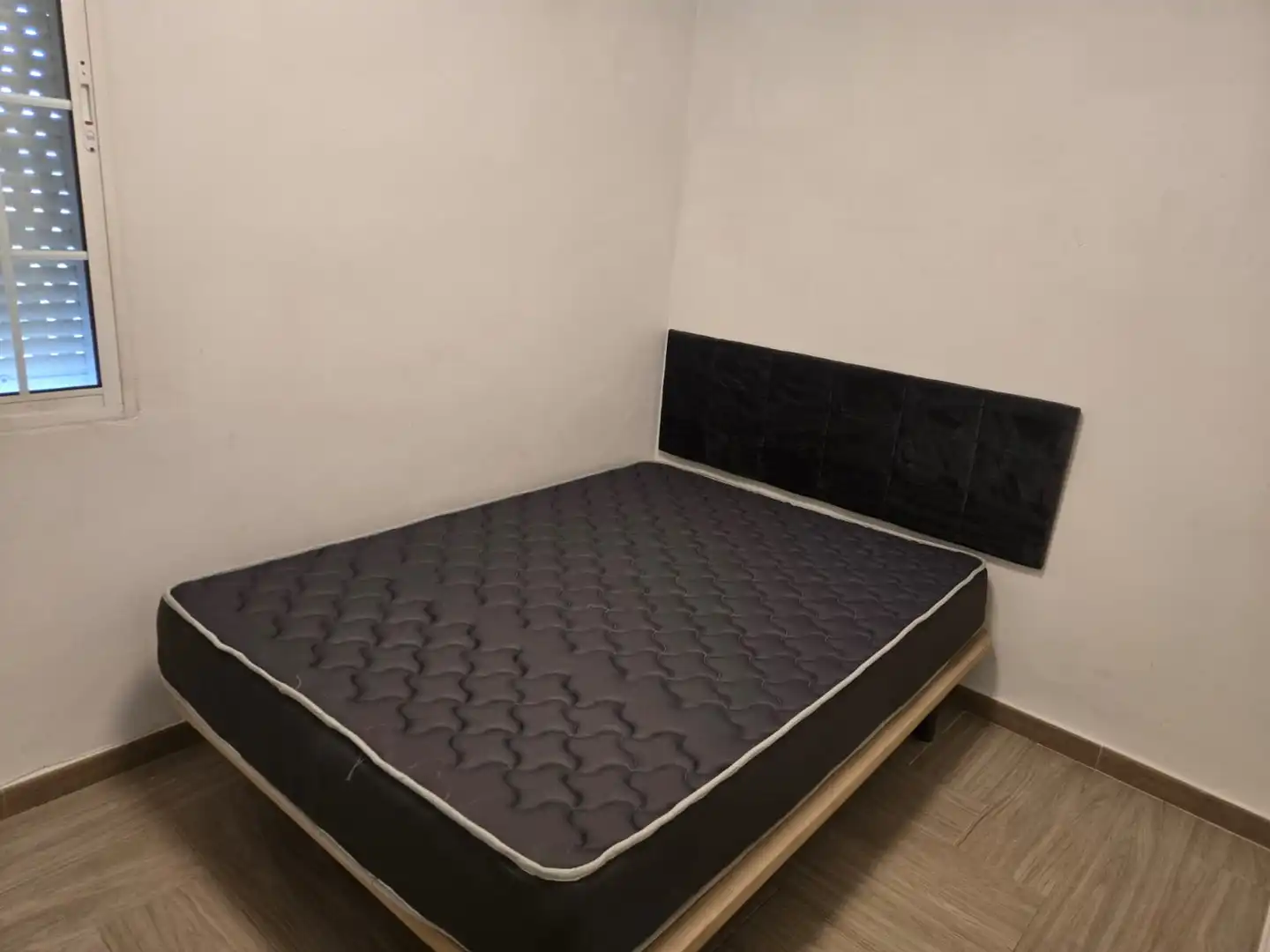 Bedroom of Flat for rent in Sevilla  with Air Conditioner, Terrace and Furnished