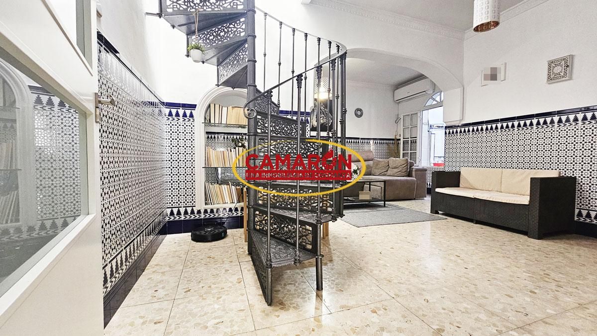 Casa adosada en venda en Coria del Río amb Terrassa