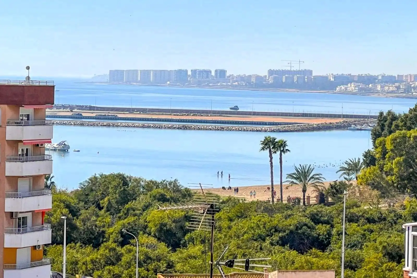 Vista exterior de Àtic en venda en Torrevieja amb Aire condicionat, Calefacció i Terrassa