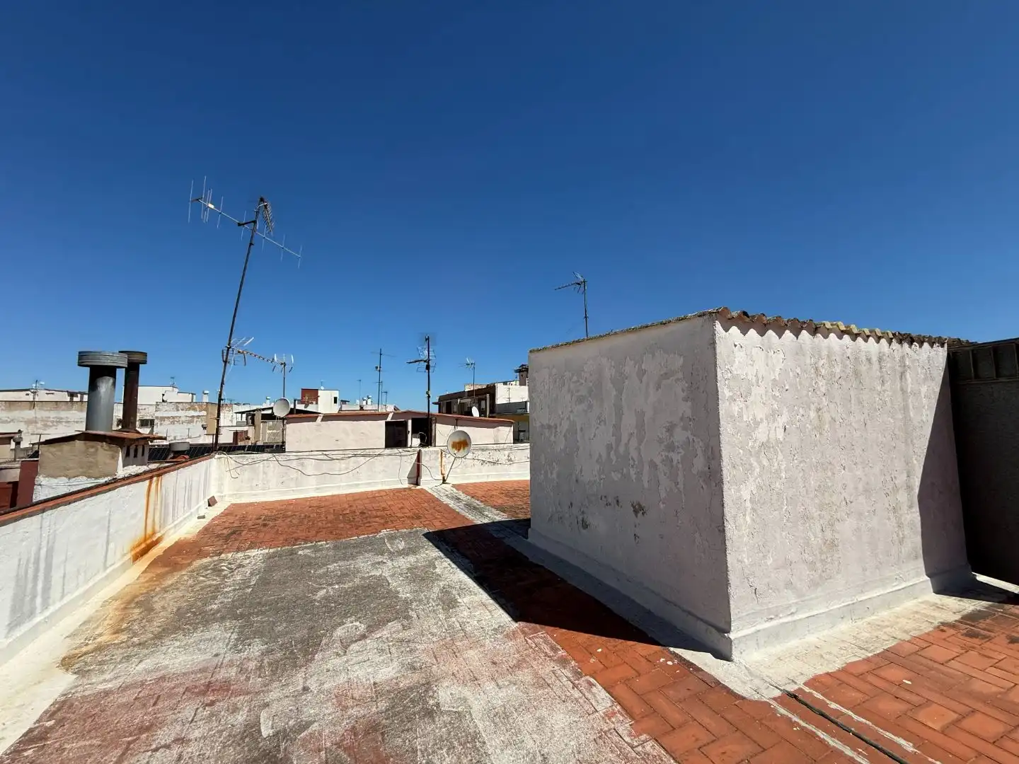 Vista exterior de Pis en venda en Vilallonga / Villalonga amb Terrassa i Balcó