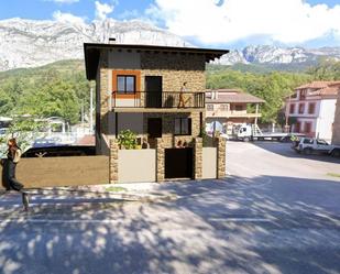 Exterior view of House or chalet for sale in Teverga