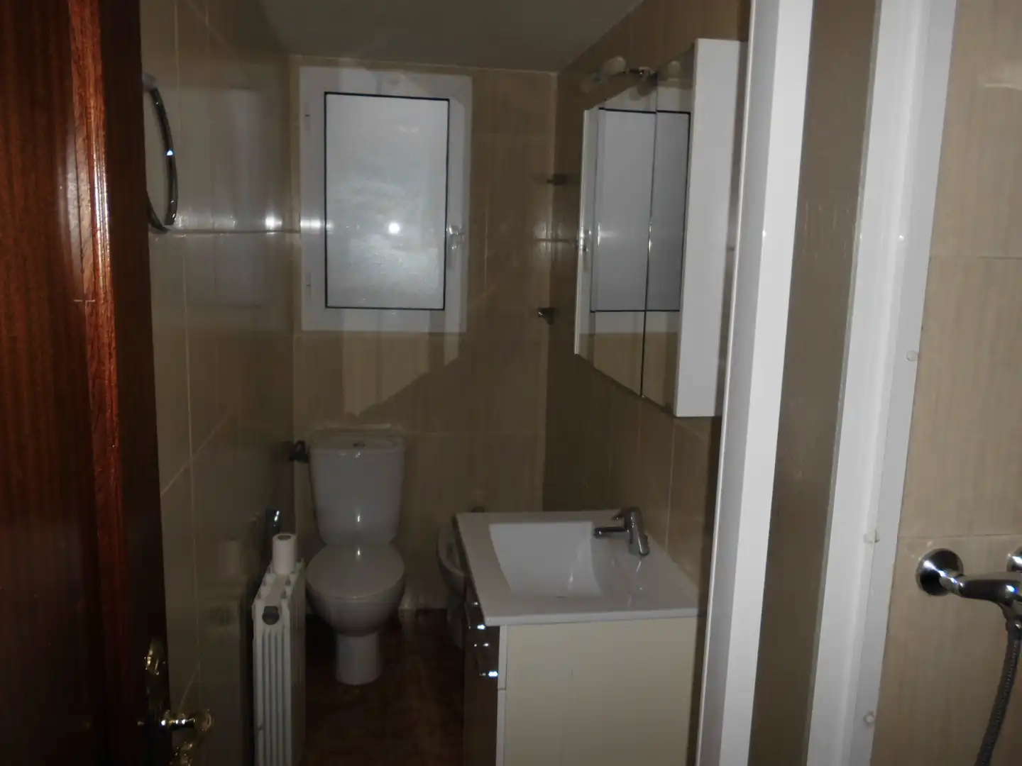 Bathroom of Flat for sale in Zaragoza  with Air Conditioner, Terrace and Oven