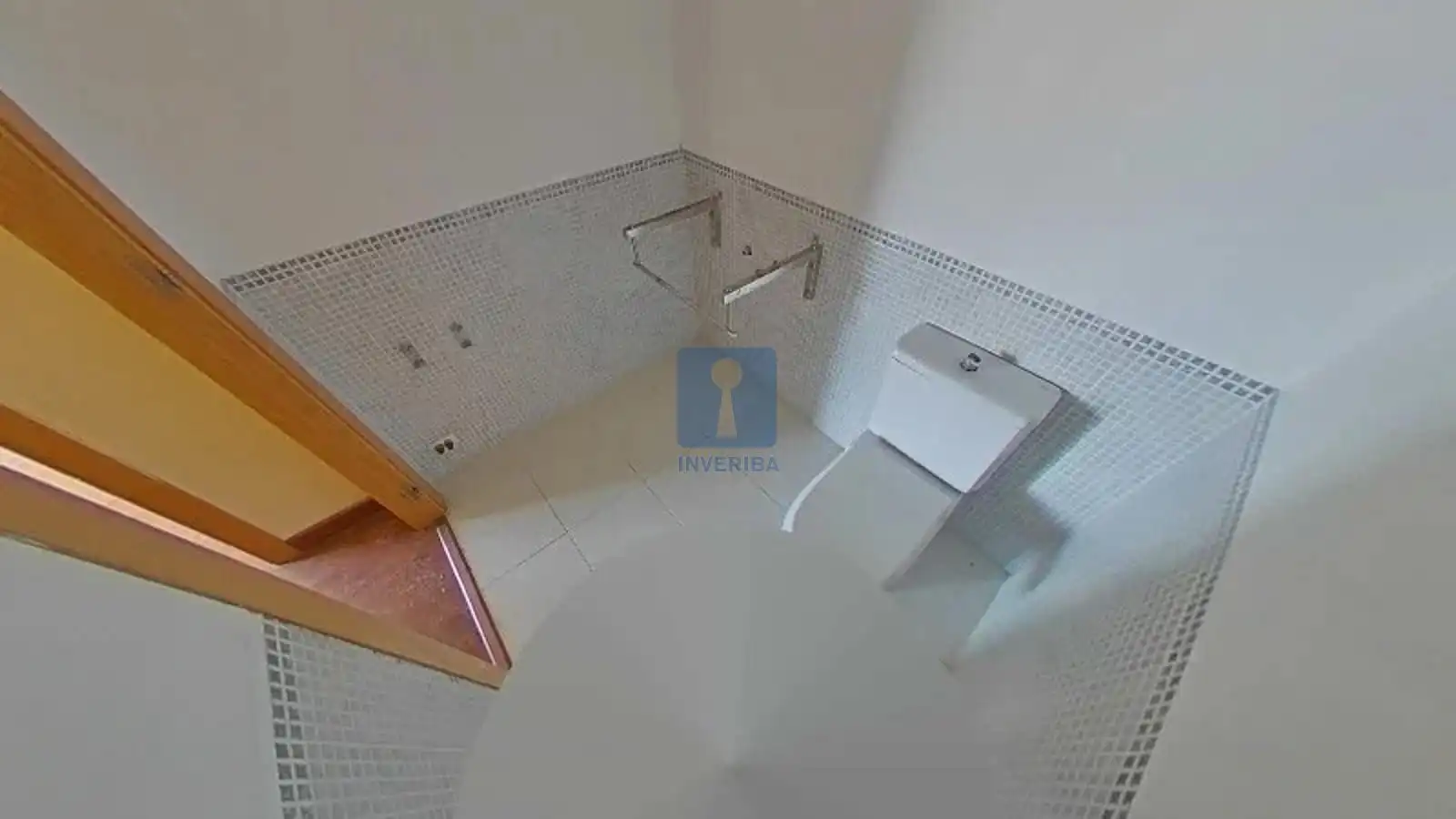 Bany de Casa o xalet en venda en Cervelló amb Calefacció, Terrassa i Traster