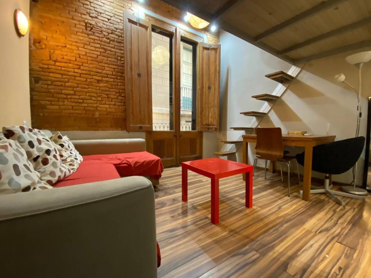 Sala d'estar de Pis de lloguer en  Barcelona Capital amb Aire condicionat, Parquet i Terrassa
