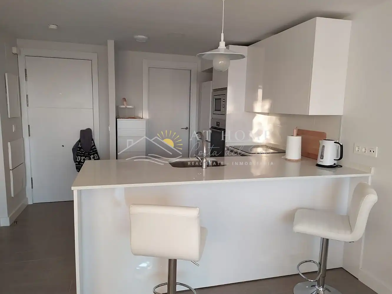 Cuina de Apartament de lloguer en Torrox amb Terrassa, Piscina i Forn