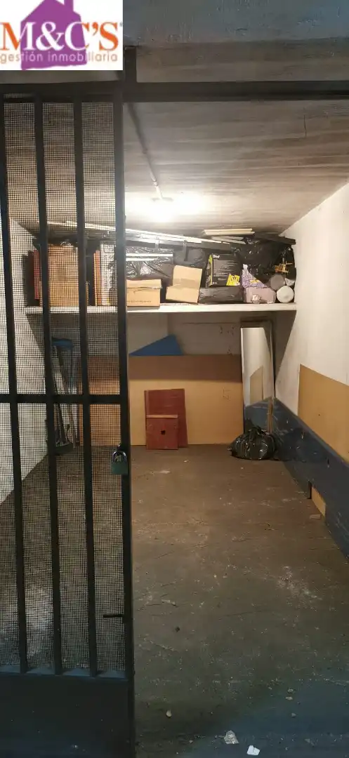 Aparcament amb ascensor en venda a Centro