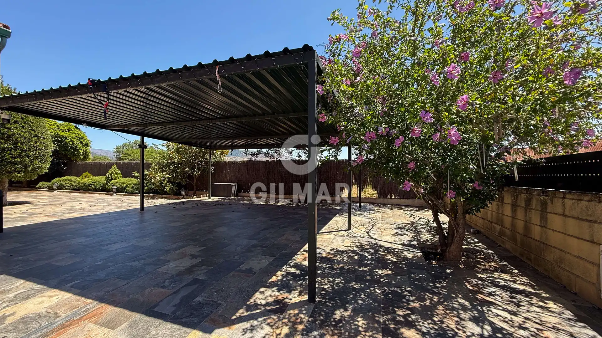 Terrassa de Casa adosada en venda en Guadarrama amb Calefacció, Jardí privat i Piscina
