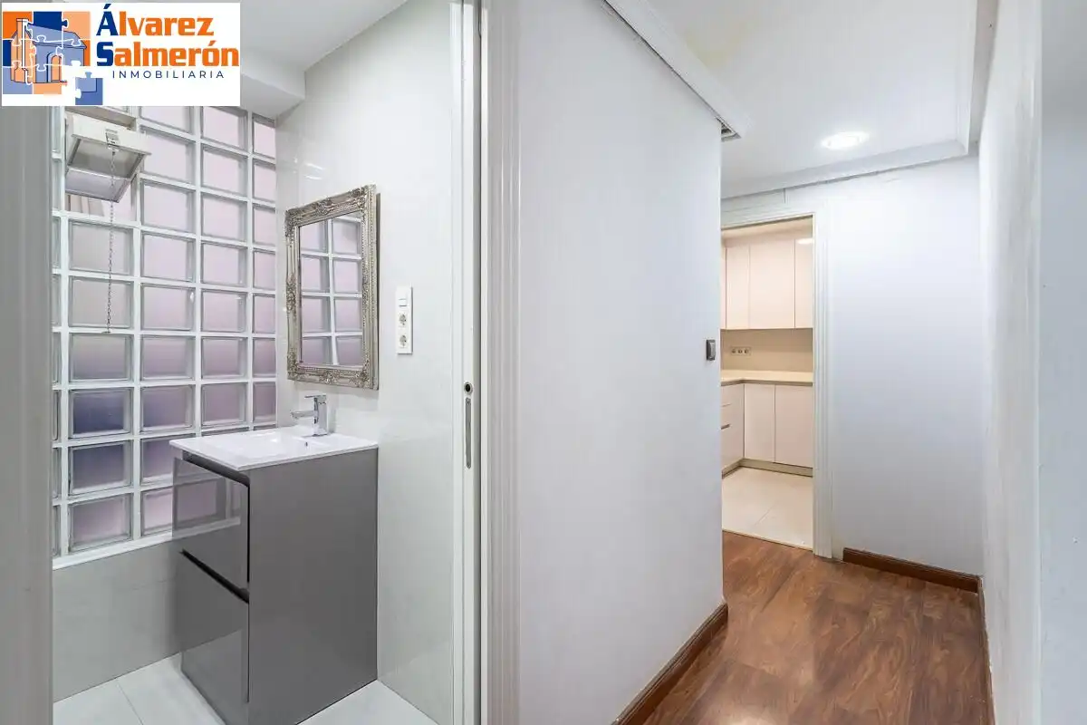 Habitación de Piso en venta en Granada con Calefacción y Trastero