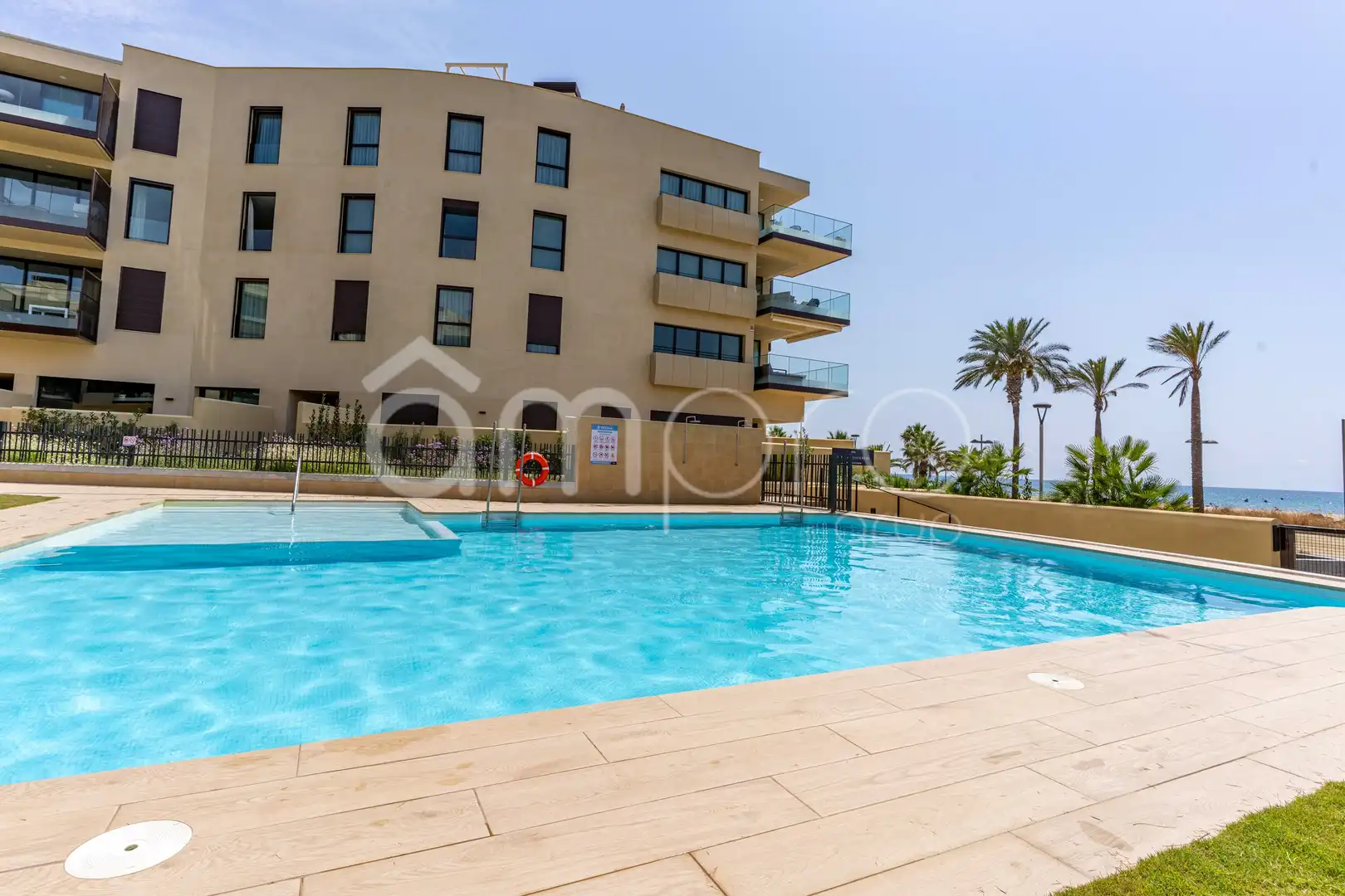 Piscina de Piso en venta en Cubelles con Terraza y Trastero