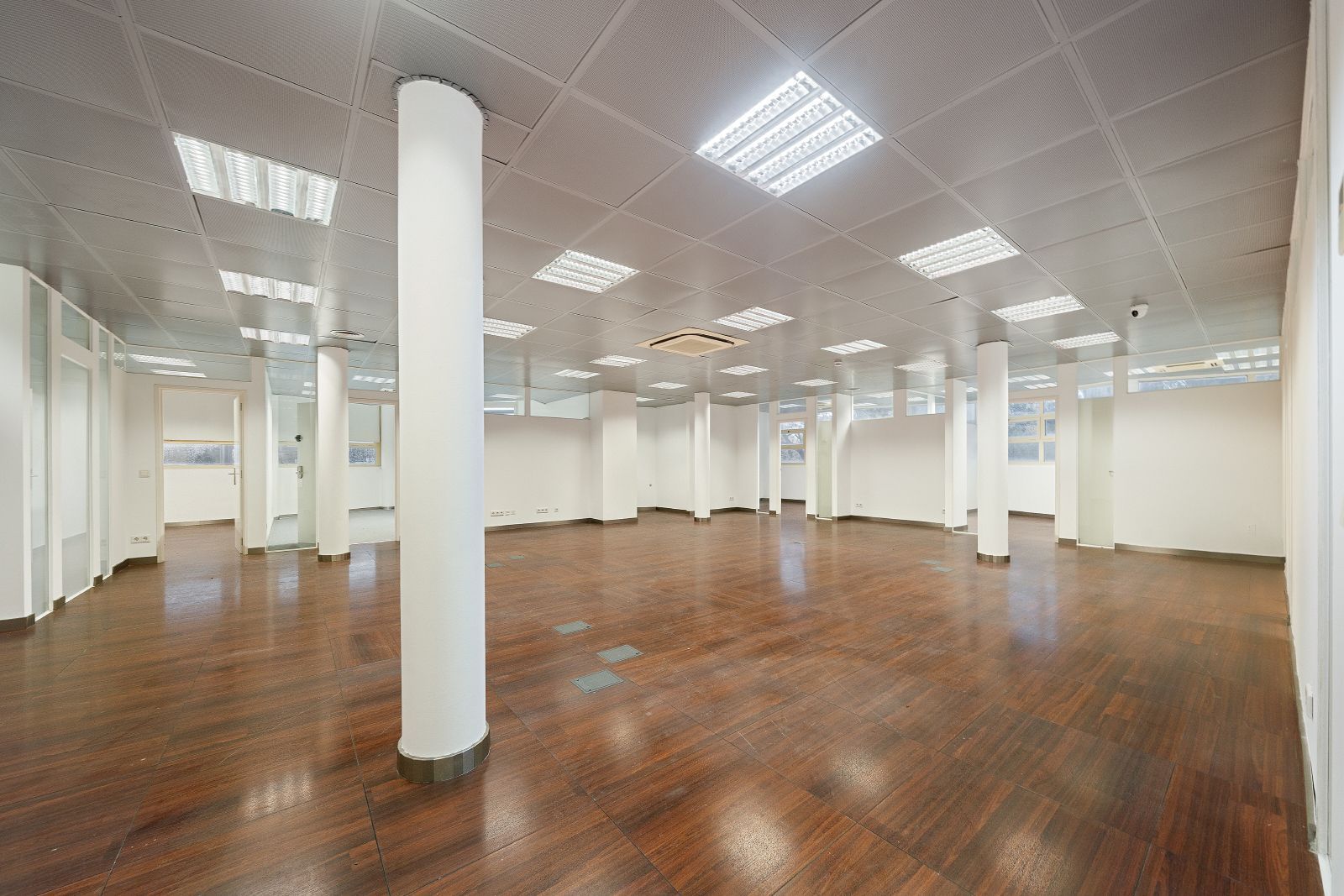 Premises to rent in Son Armadans, Ponent