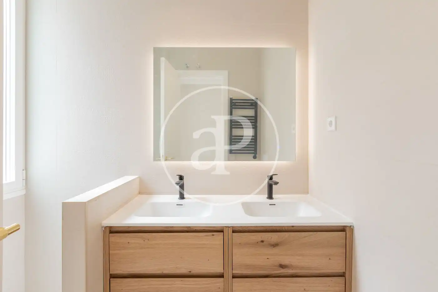 Flat for sale in Calle del Conde de Romanones, Embajadores - Lavapiés