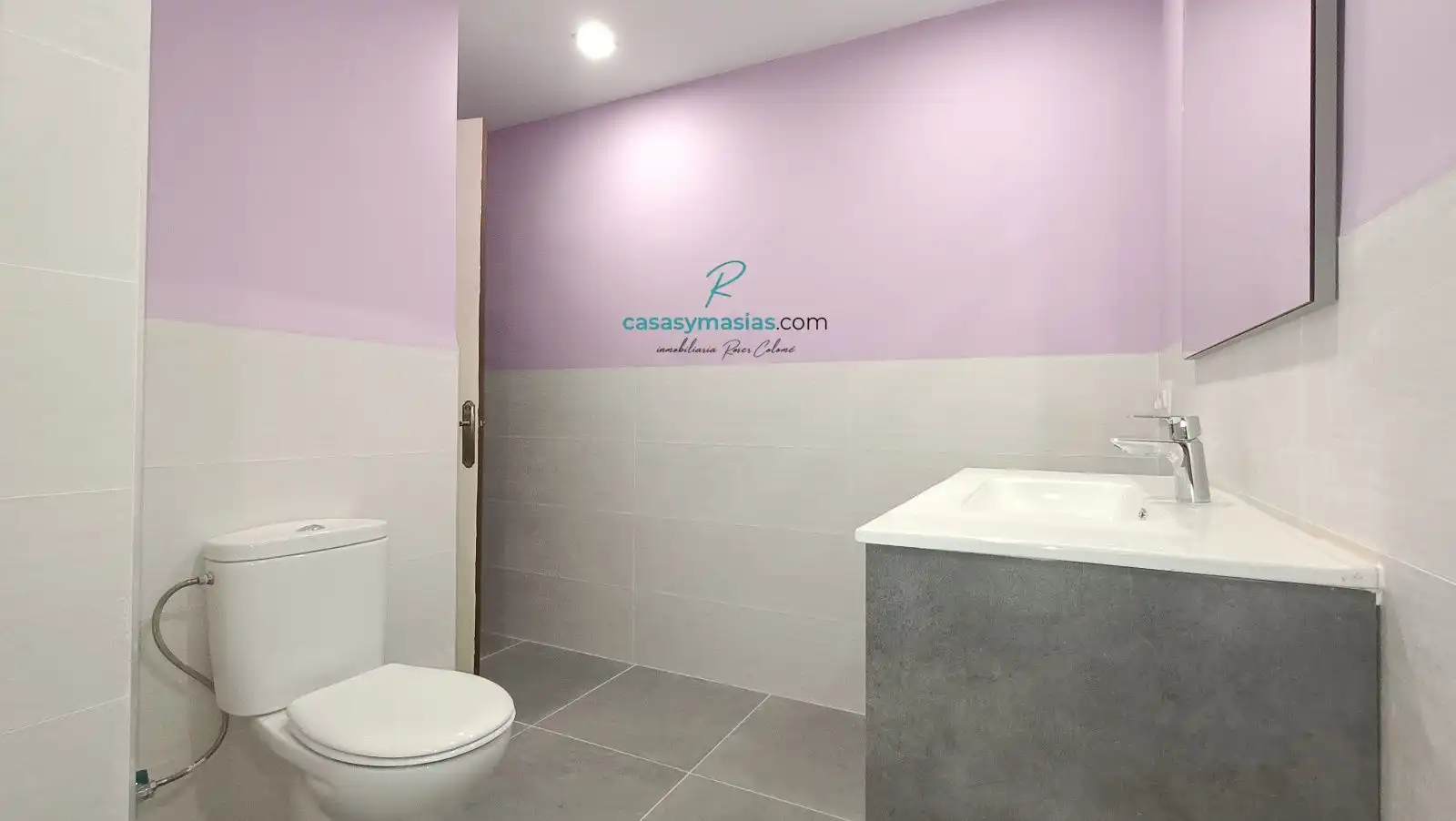 Baño de Finca rústica de alquiler en Font-rubí con Aire acondicionado, Calefacción y Jardín privado