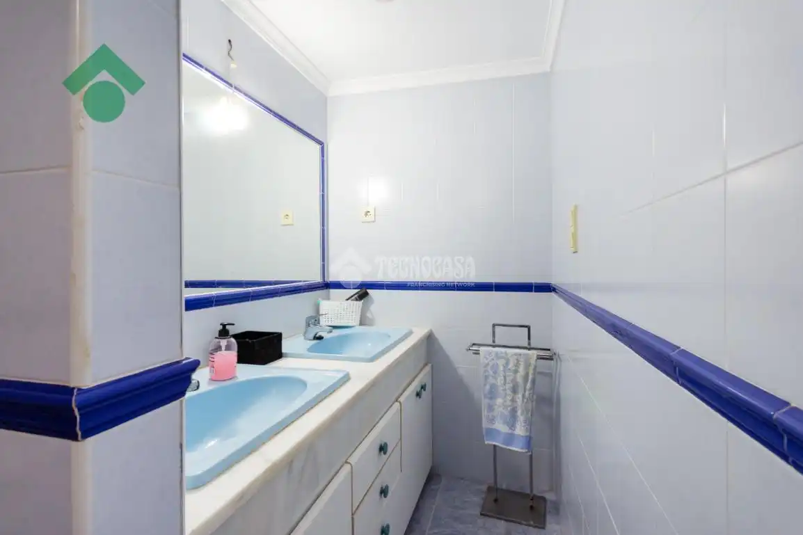 Baño de Piso en venta en Almuñécar