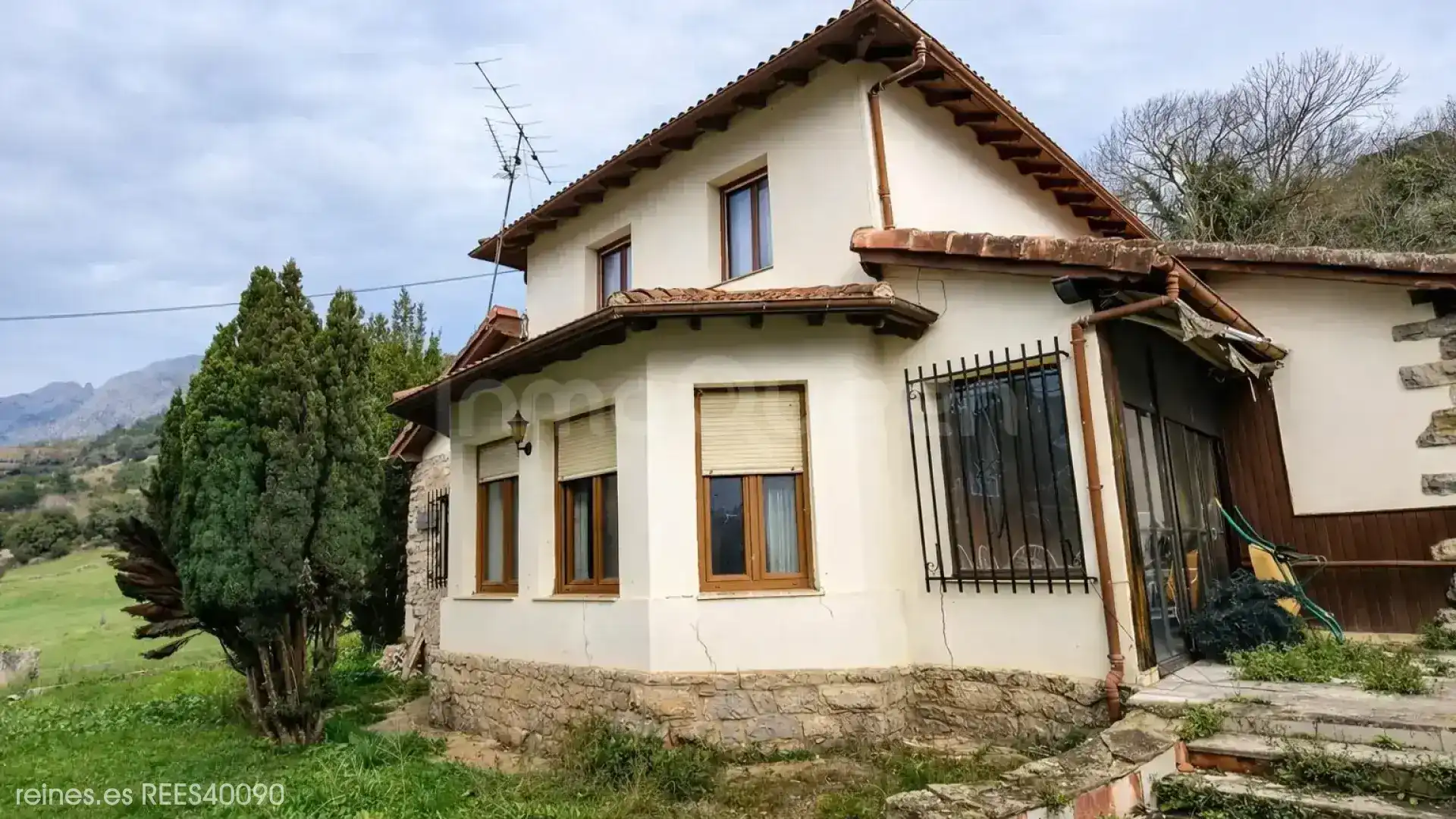 Exterior view of Houses for sale in Cillorigo de Liébana  with Private garden