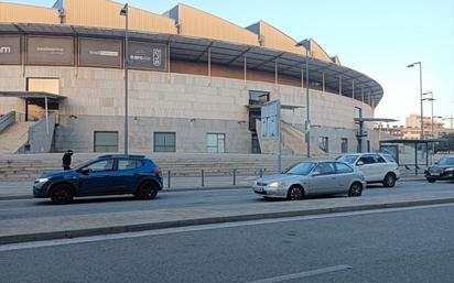 Außenansicht von Wohnung zum verkauf in Badalona mit Heizung, Ofen und Balkon