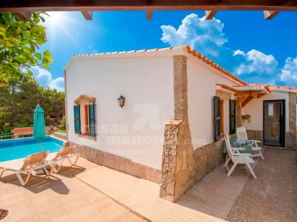 Vista exterior de Casa o xalet en venda en Es Mercadal amb Jardí privat i Piscina