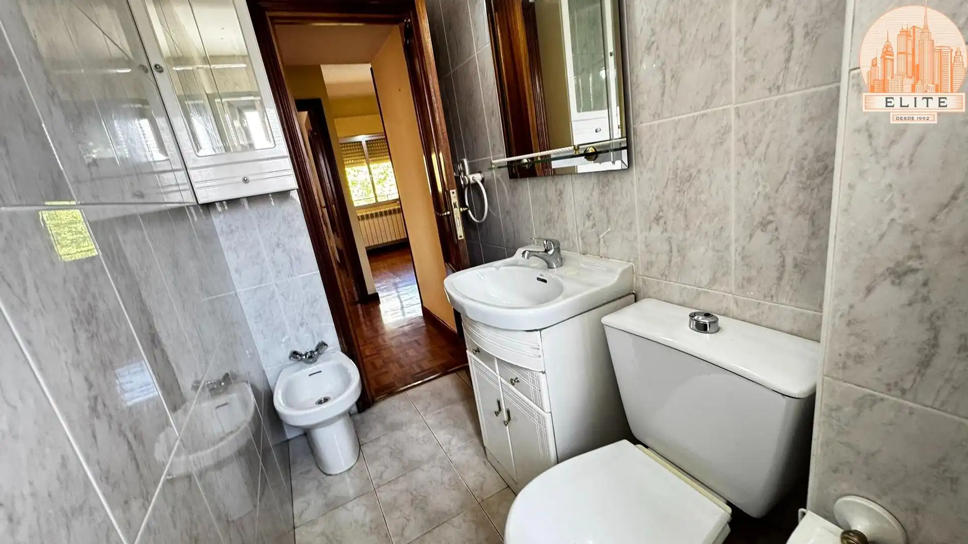 Baño de Piso en venta en Alcorcón con Calefacción, Parquet y Terraza
