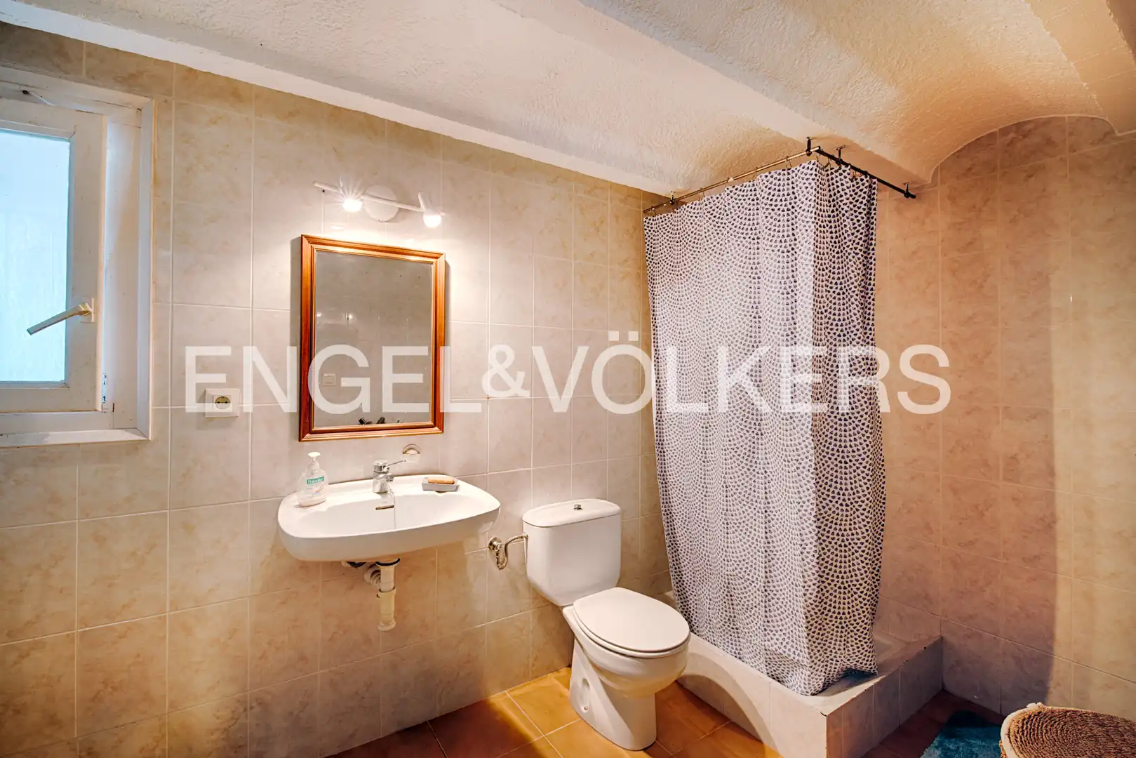 Baño de Casa o chalet en venta en Roses con Jardín privado, Terraza y Amueblado
