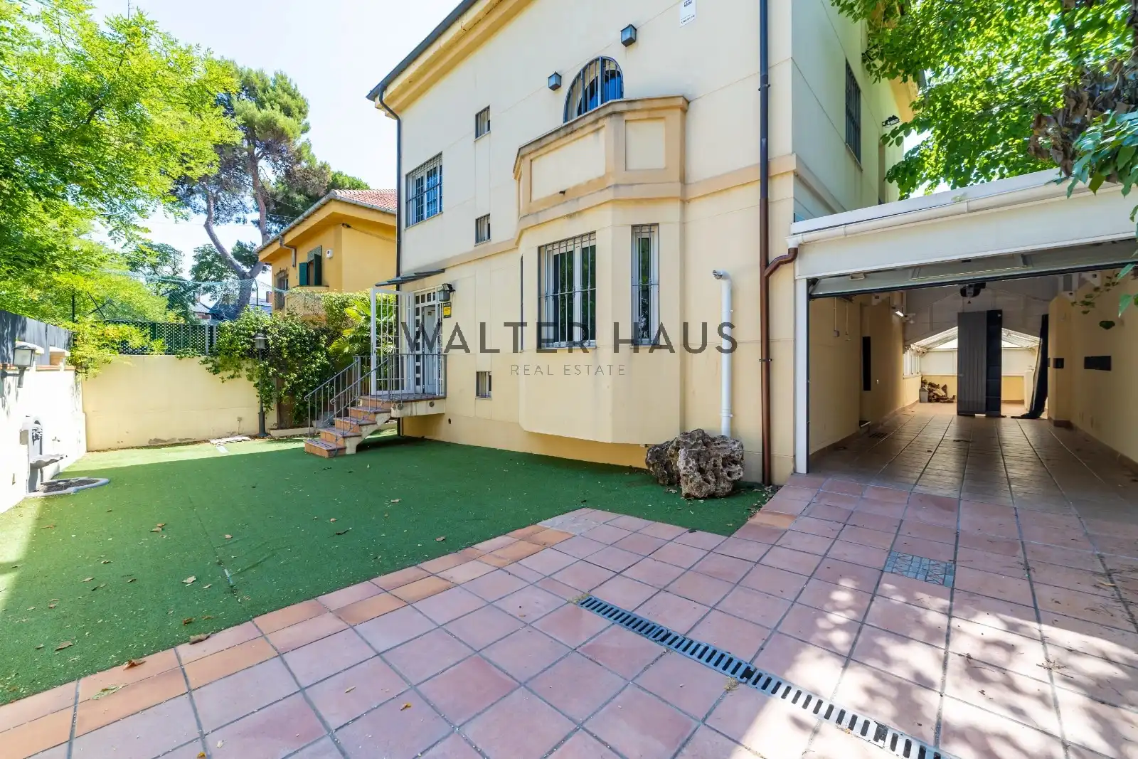 Vista exterior de Casa o chalet en venta en Madrid con Aire acondicionado, Jardín privado y Terraza