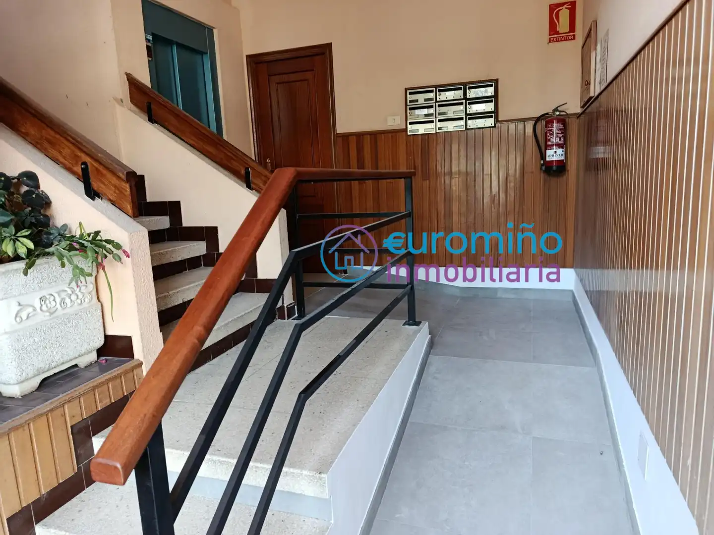 Piso en venta en A Cañiza   con Calefacción, Trastero y Amueblado