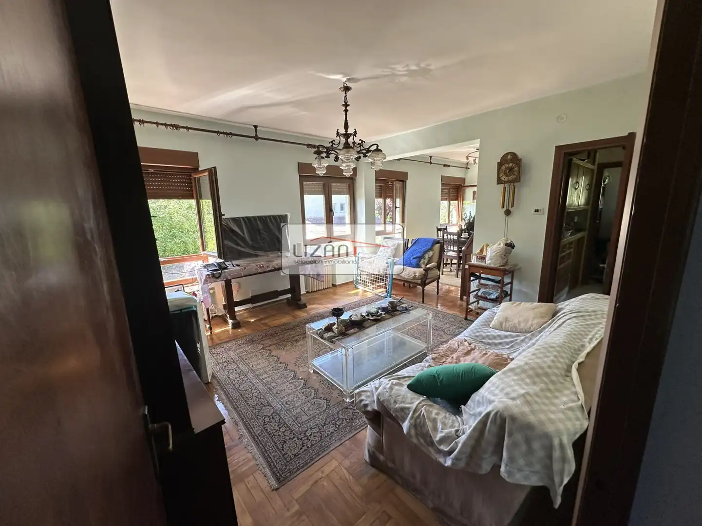 Sala d'estar de Casa o xalet en venda en Siero amb Calefacció i Parquet