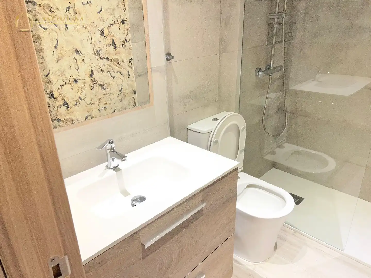 Flat for sale in CALLE SERRANILLOS, imagen 3
