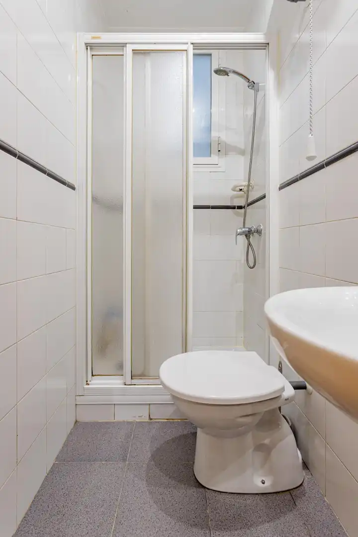 Badezimmer von Erdgeschoss zum Verkauf in Madrid mit Klimaanlage, Heizung und Möbliert