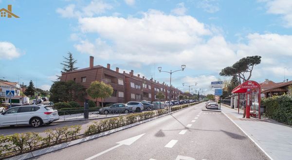 Vista exterior de Pis en venda en Torrelodones amb Calefacció, Traster i Moblat