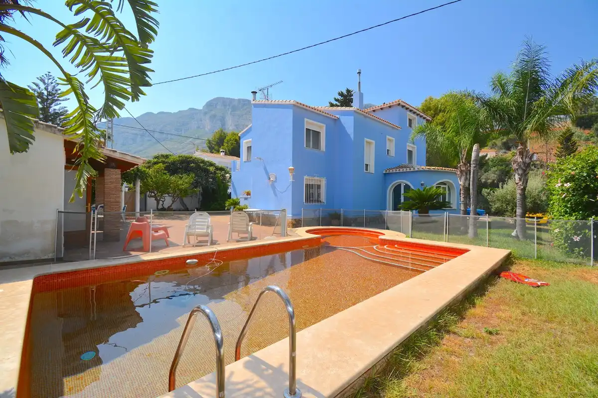 Piscina de Casa o chalet en venta en Dénia con Aire acondicionado, Calefacción y Jardín privado