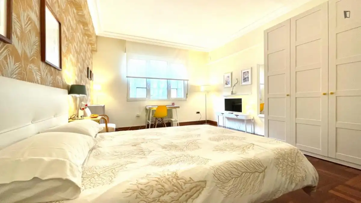Room in Sabino Arana - Jesuitas
