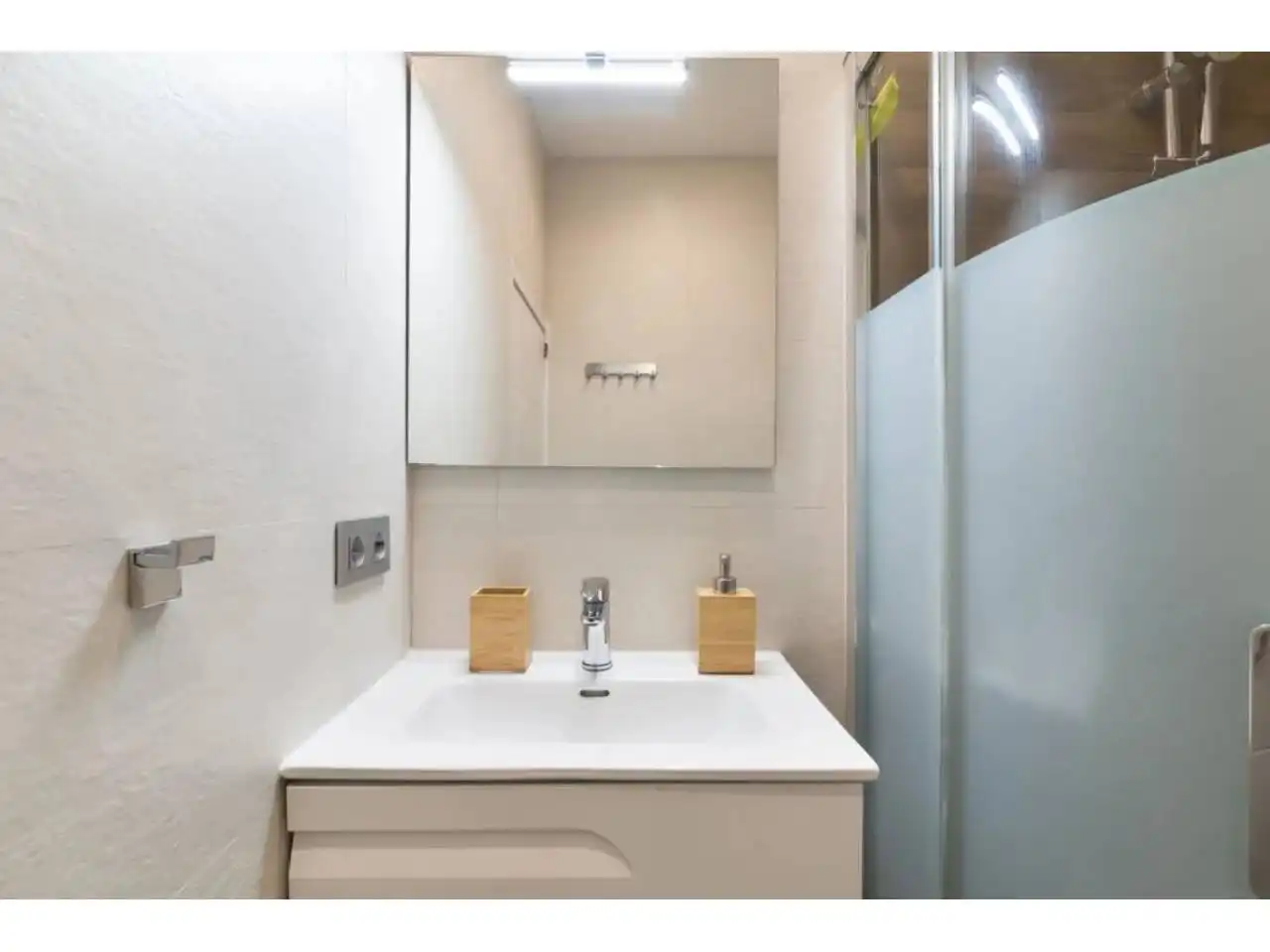 Bathroom of Study for sale in Sant Joan Despí  with Air Conditioner, Heating and Parquet flooring