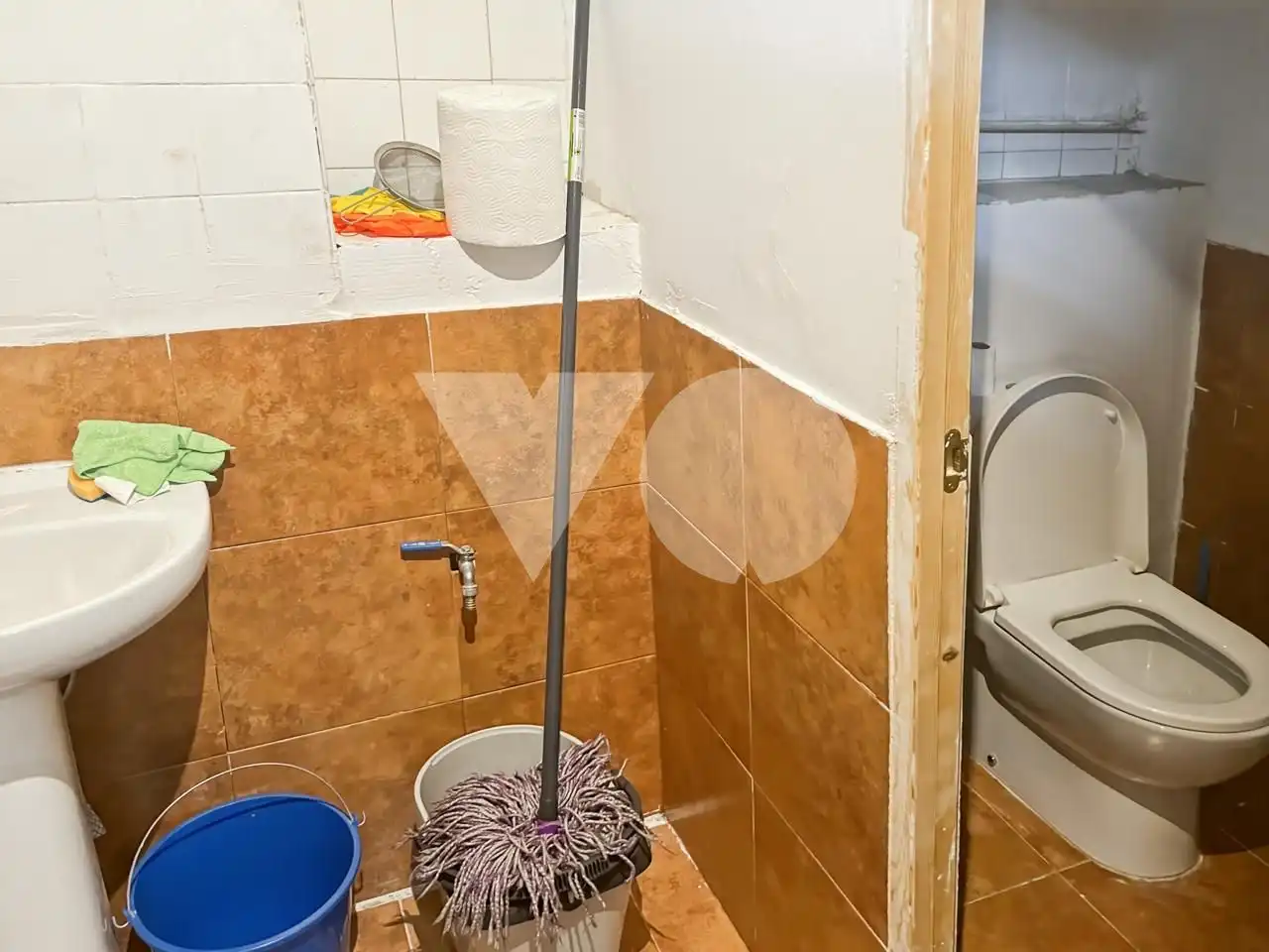 Bathroom of Commercial properties for sale in Alcobendas  with Air Conditioner