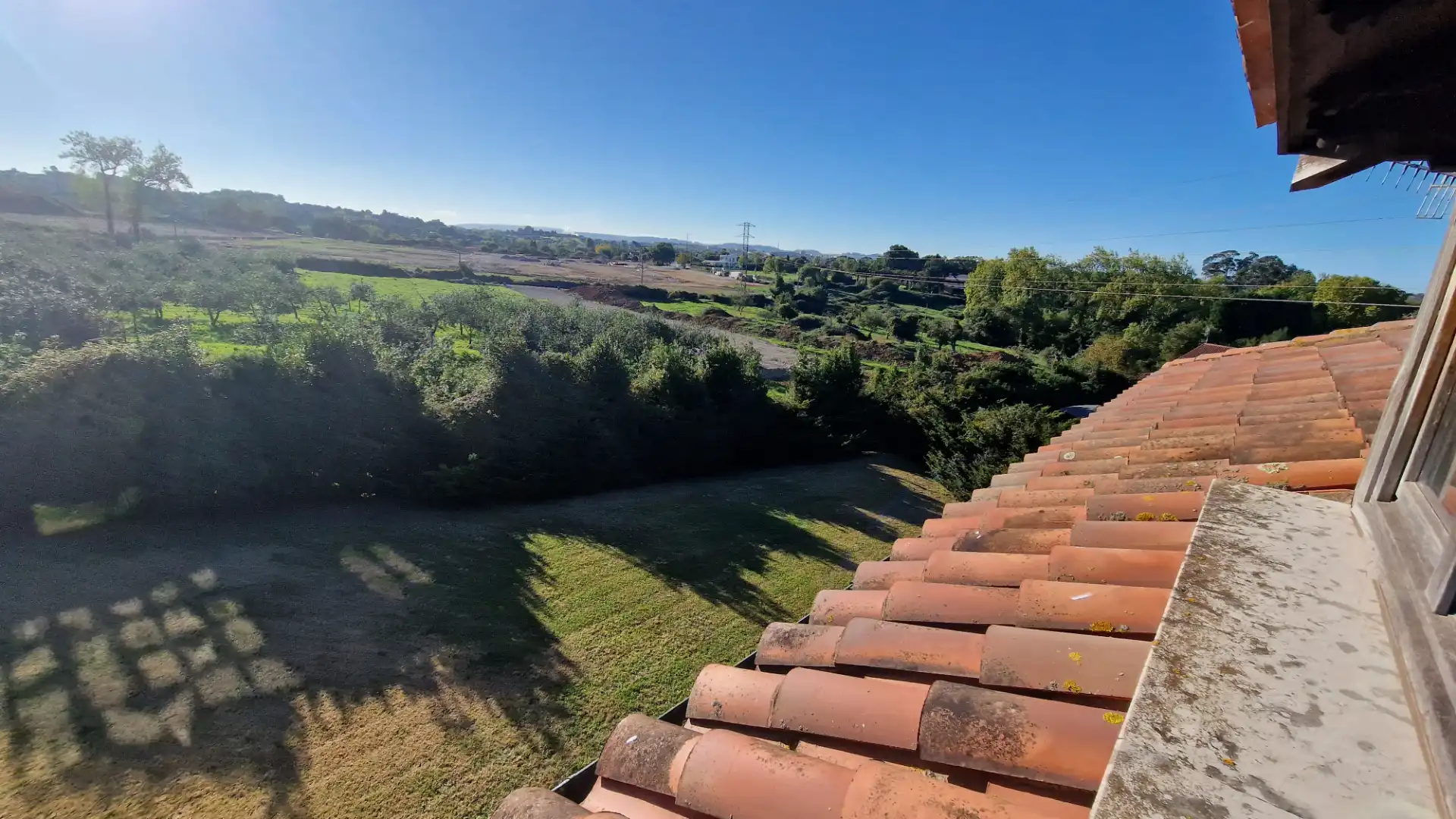 Vista exterior de Casa o xalet en venda en Gijón  amb Calefacció, Jardí privat i Parquet